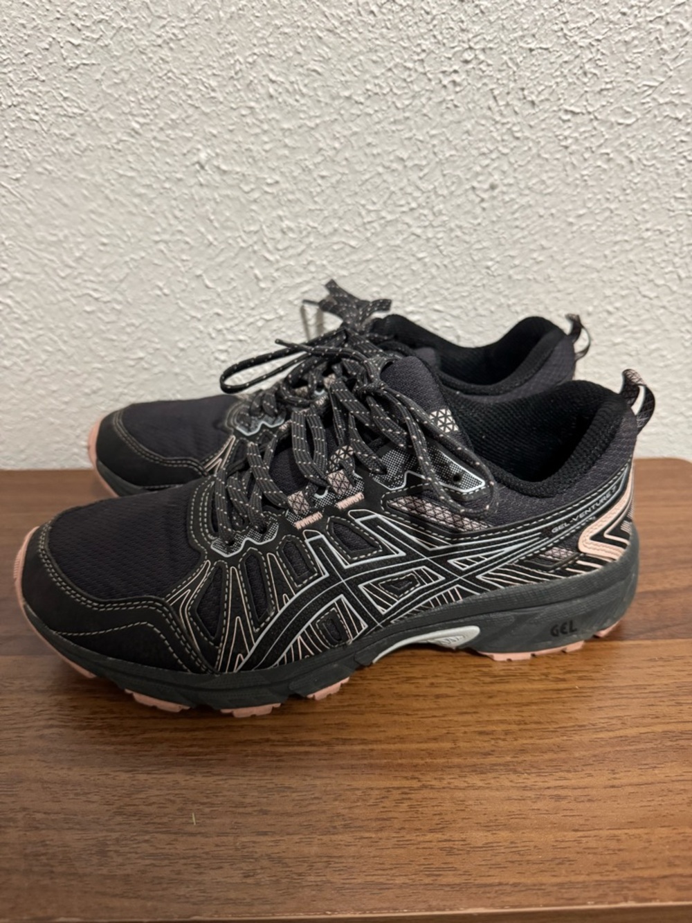 Asics Gel Venture 7 Black/Pink Outdoor Trail Running Shoes Women's Size 7